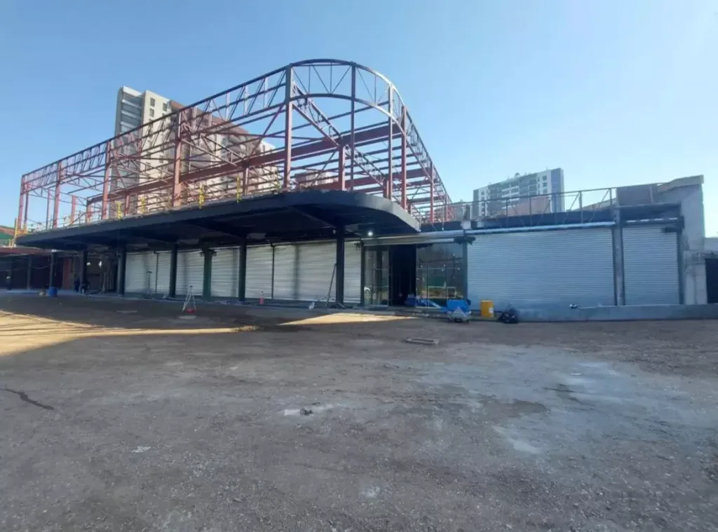 Strip Center Pajaritos — Santiago
