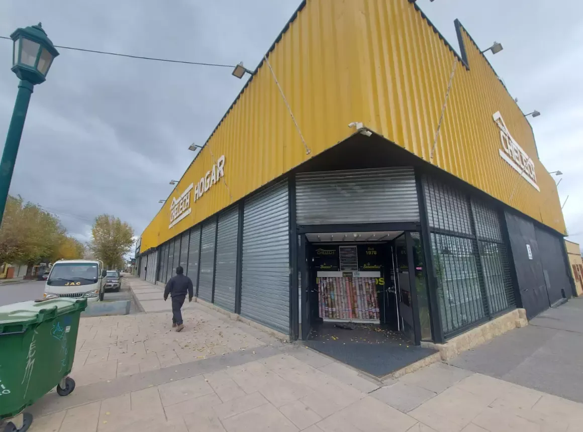 Centro Comercial CHELECH — Puerto Natales — imagen 2